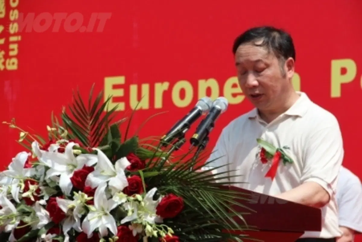 Sulle Benelli in Cina per la Croce Rossa (5)