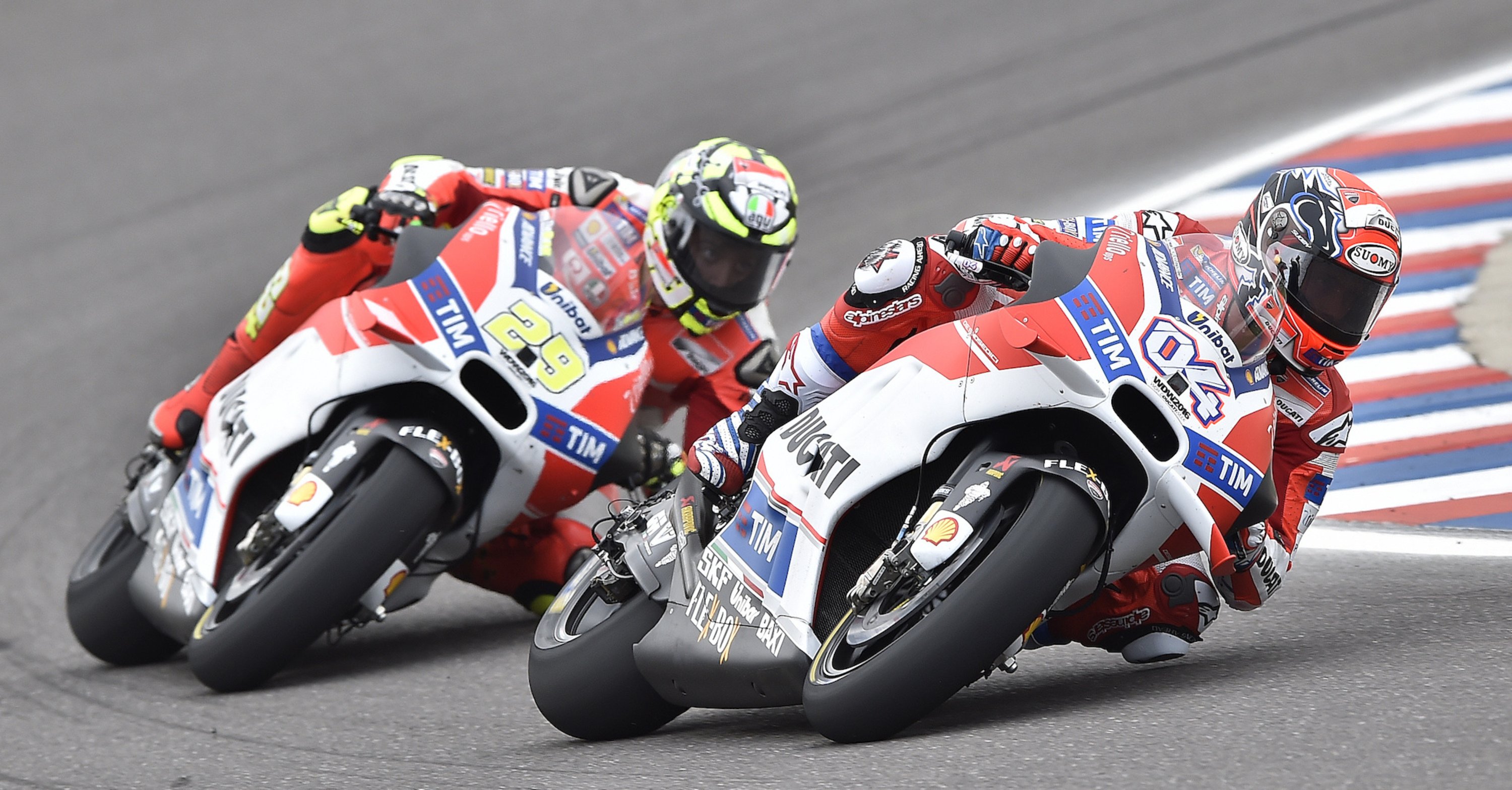 MotoGP: Dovi o Iannone con Lorenzo? Parlano i manager