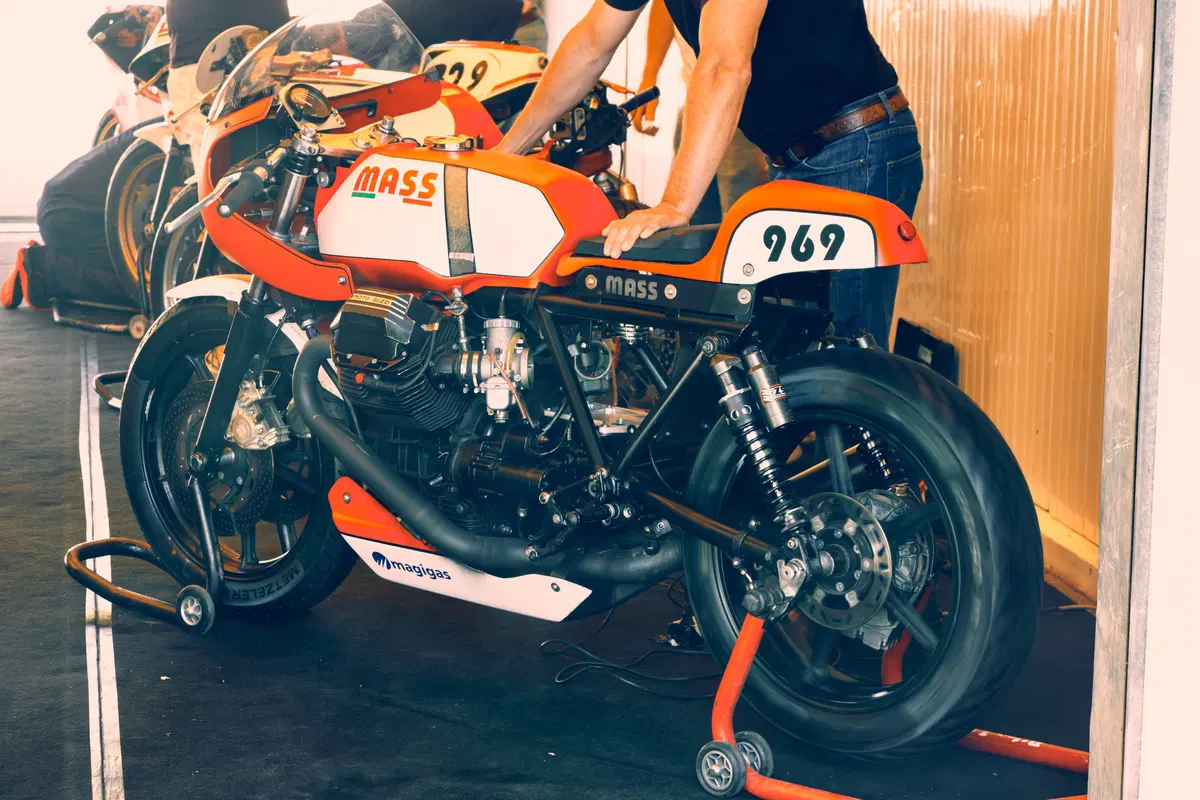 Vintage da corsa a Pergusa, quattro moto d'epoca in pista! (4)