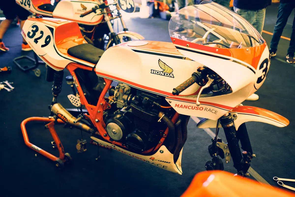 Vintage da corsa a Pergusa, quattro moto d'epoca in pista! (13)