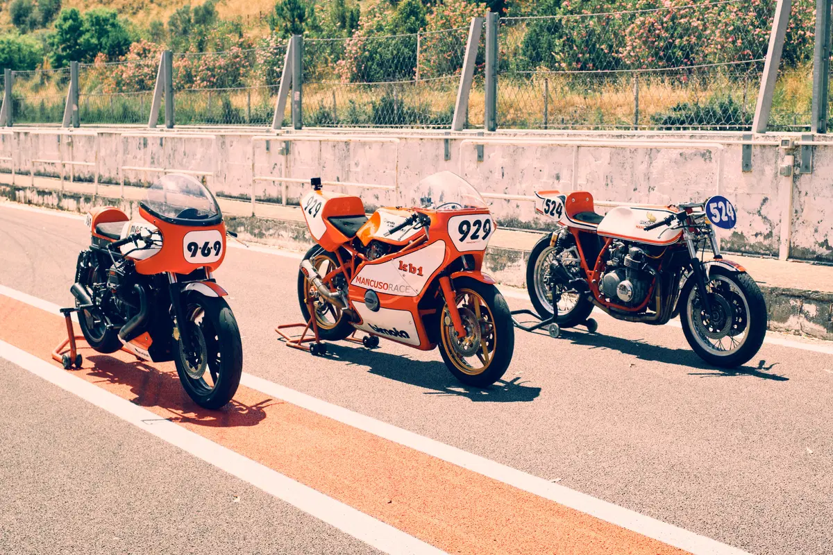 Vintage da corsa a Pergusa, quattro moto d'epoca in pista! (22)
