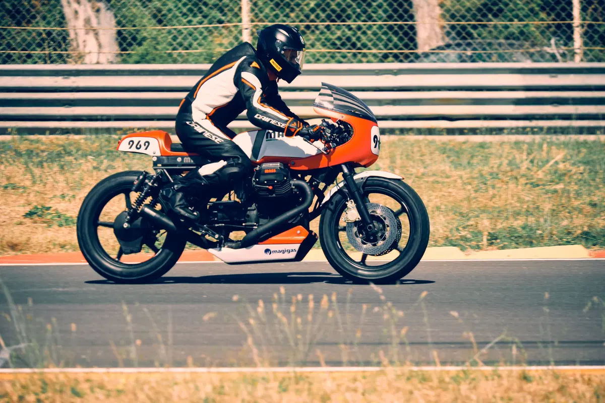 Vintage da corsa a Pergusa, quattro moto d'epoca in pista! (28)