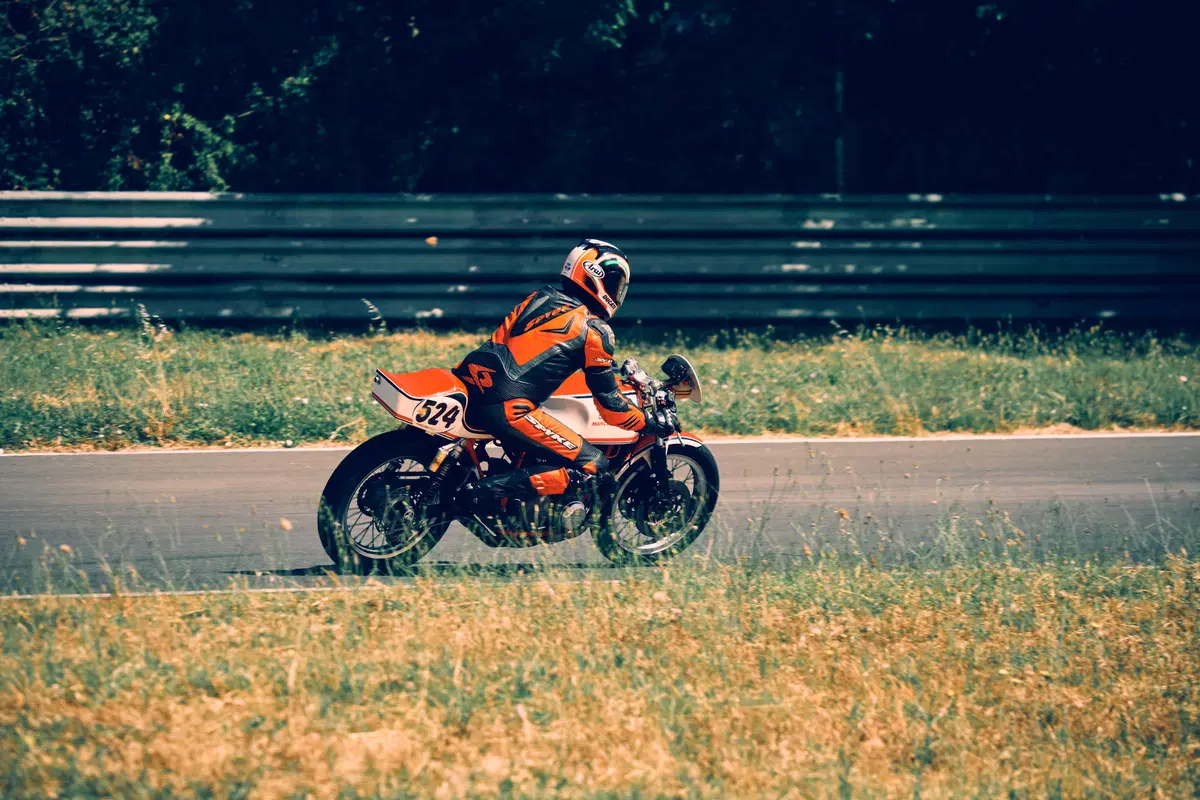 Vintage da corsa a Pergusa, quattro moto d'epoca in pista! (30)