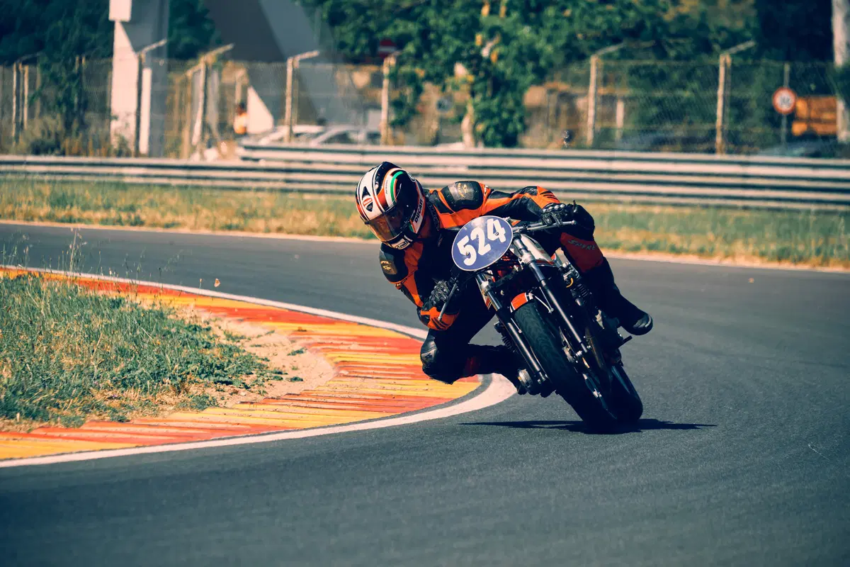 Vintage da corsa a Pergusa, quattro moto d'epoca in pista! (36)
