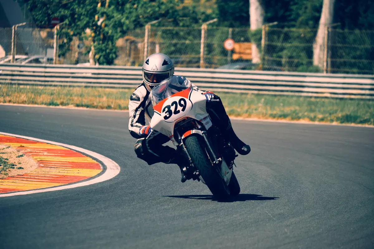 Vintage da corsa a Pergusa, quattro moto d'epoca in pista! (37)