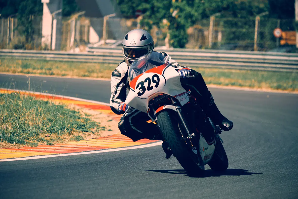 Vintage da corsa a Pergusa, quattro moto d'epoca in pista! (38)