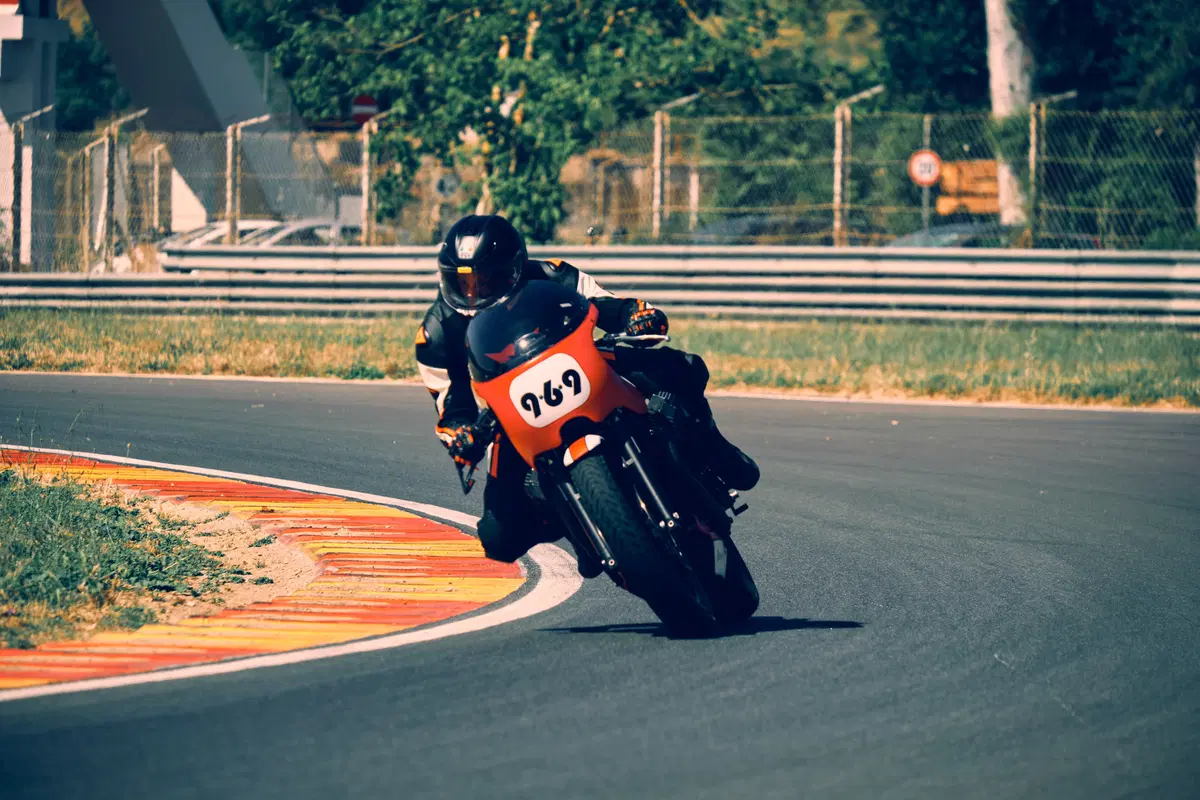Vintage da corsa a Pergusa, quattro moto d'epoca in pista! (39)