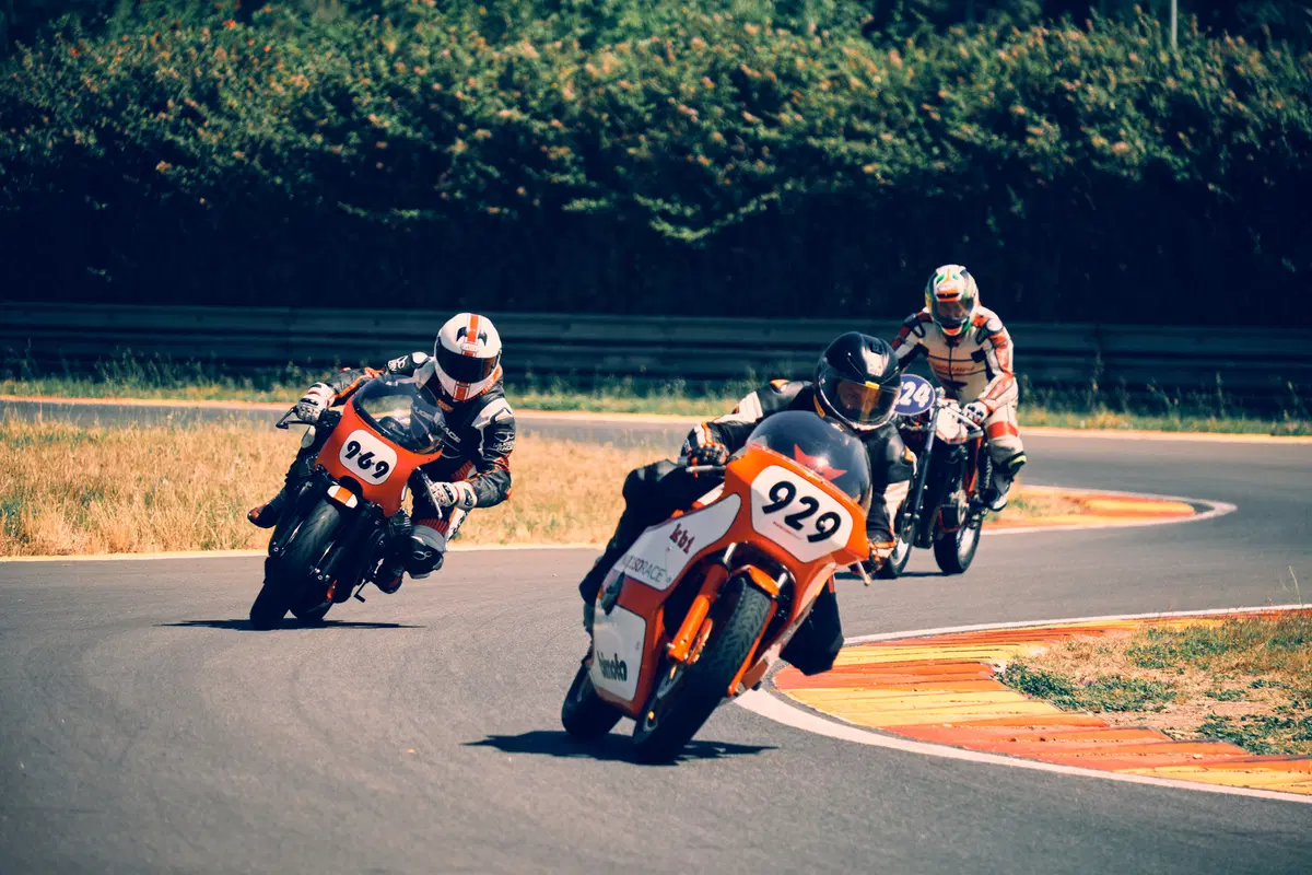Vintage da corsa a Pergusa, quattro moto d'epoca in pista! (41)