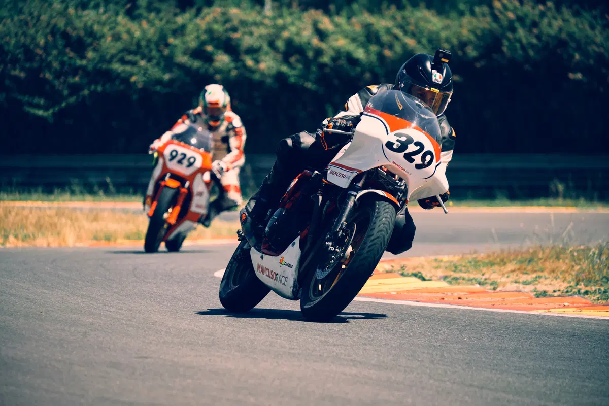 Vintage da corsa a Pergusa, quattro moto d'epoca in pista! (44)