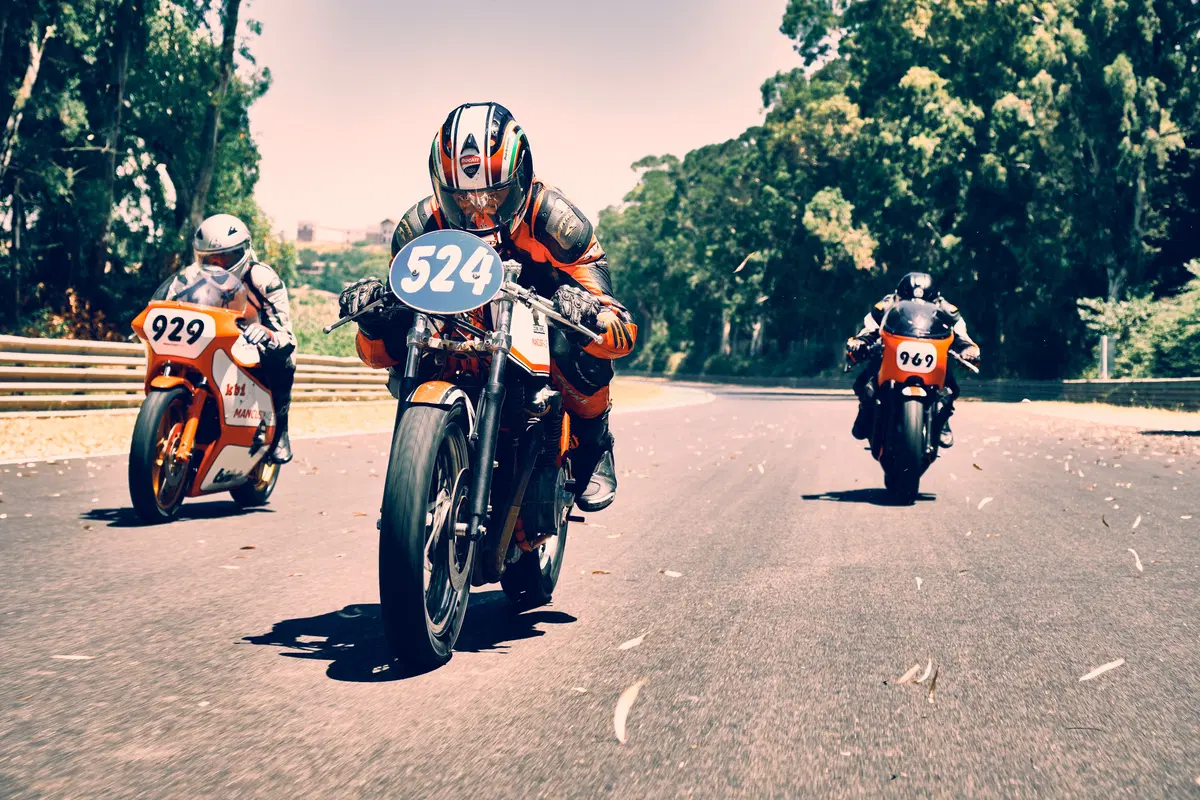 Vintage da corsa a Pergusa, quattro moto d'epoca in pista! (60)