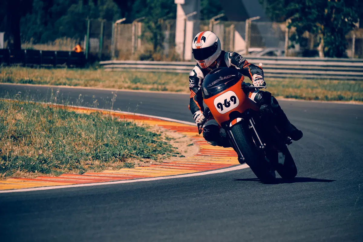 Vintage da corsa a Pergusa, quattro moto d'epoca in pista! (63)