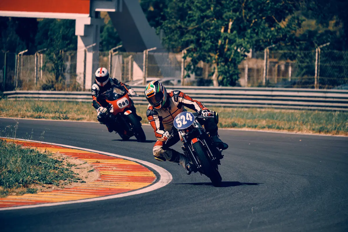 Vintage da corsa a Pergusa, quattro moto d'epoca in pista! (64)