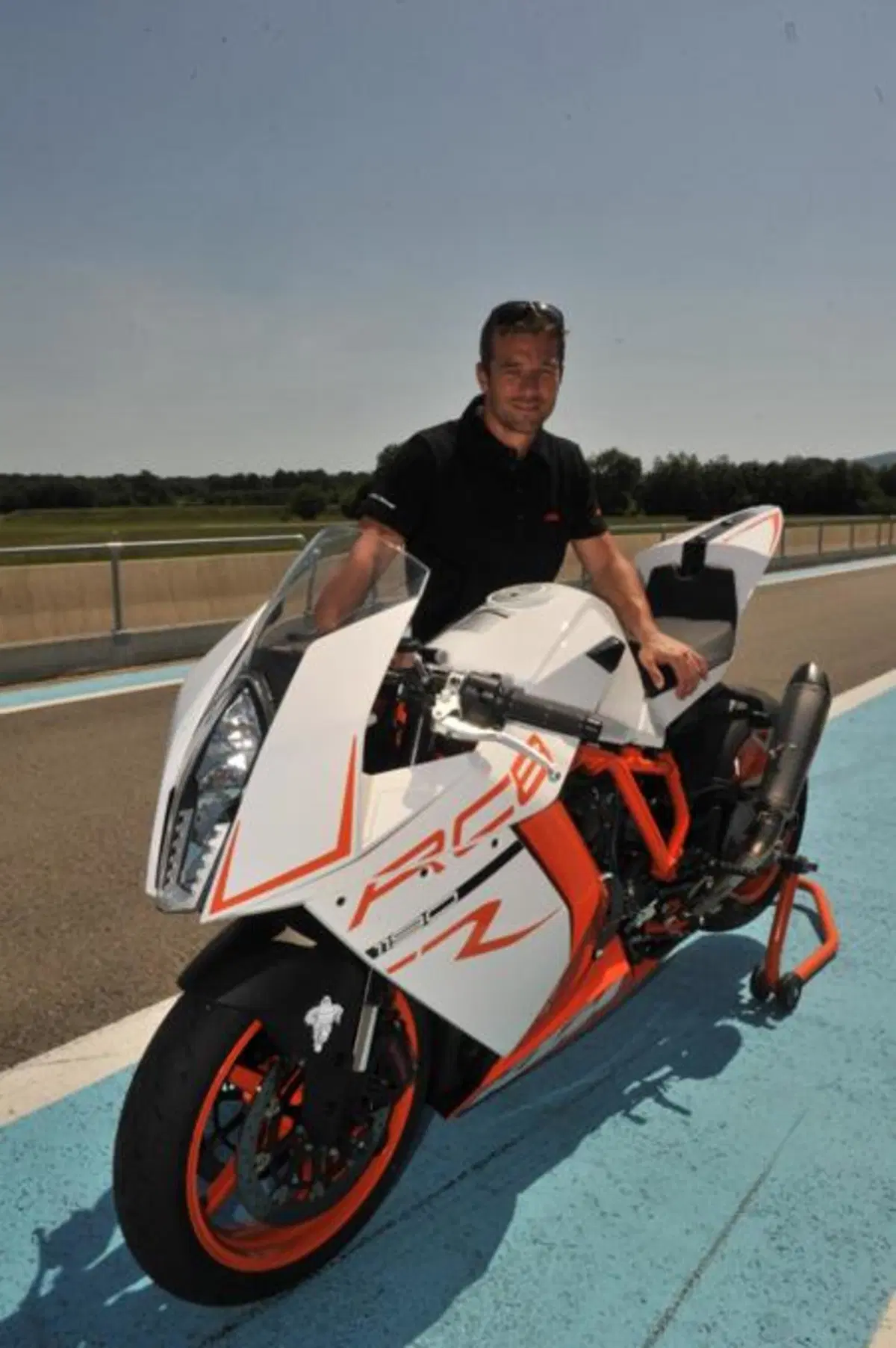 Sébastien Loeb in sella alla KTM 1190 RC8 R