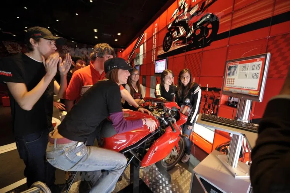 Ducati Summer School Fisica in Moto