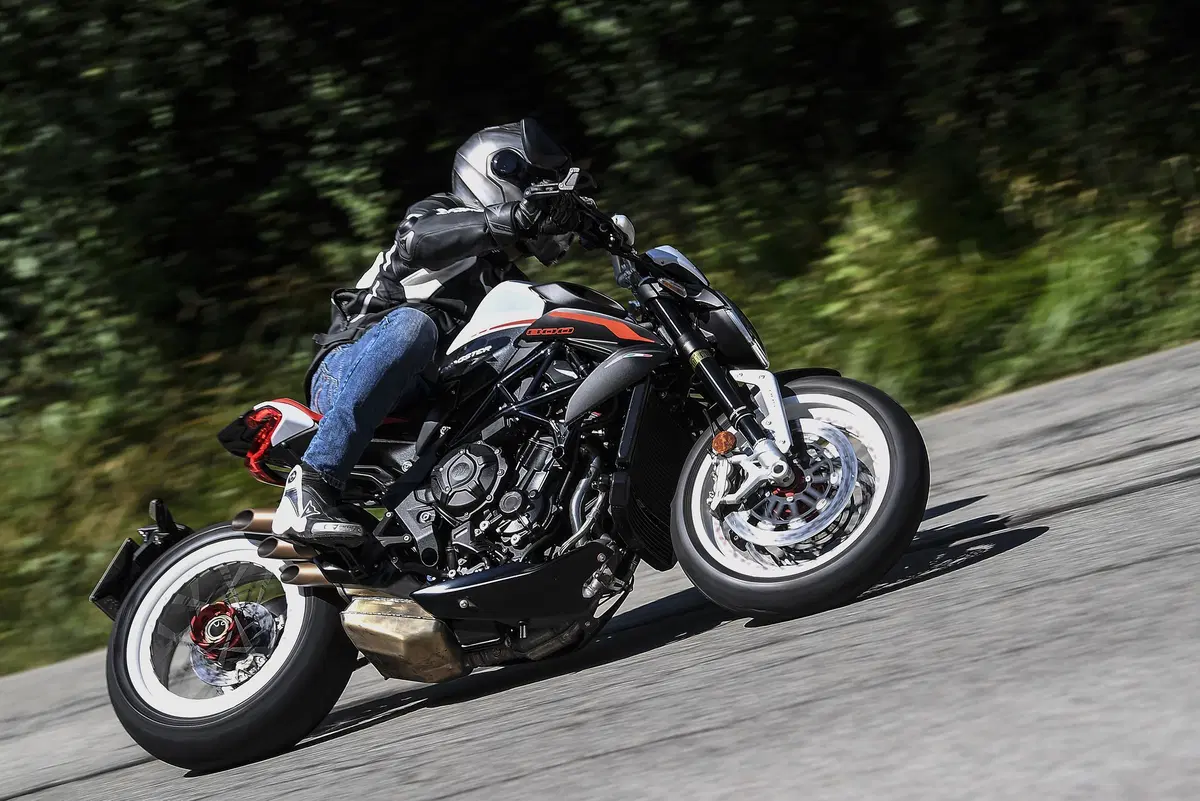 MV Agusta Dragster 800 RR 2019. Raffinata ed esagerata
