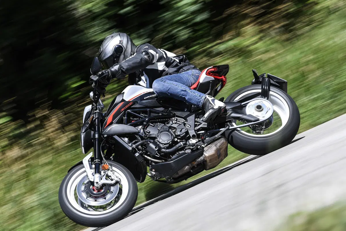 MV Agusta Dragster 800 RR 2019. Raffinata ed esagerata (9)