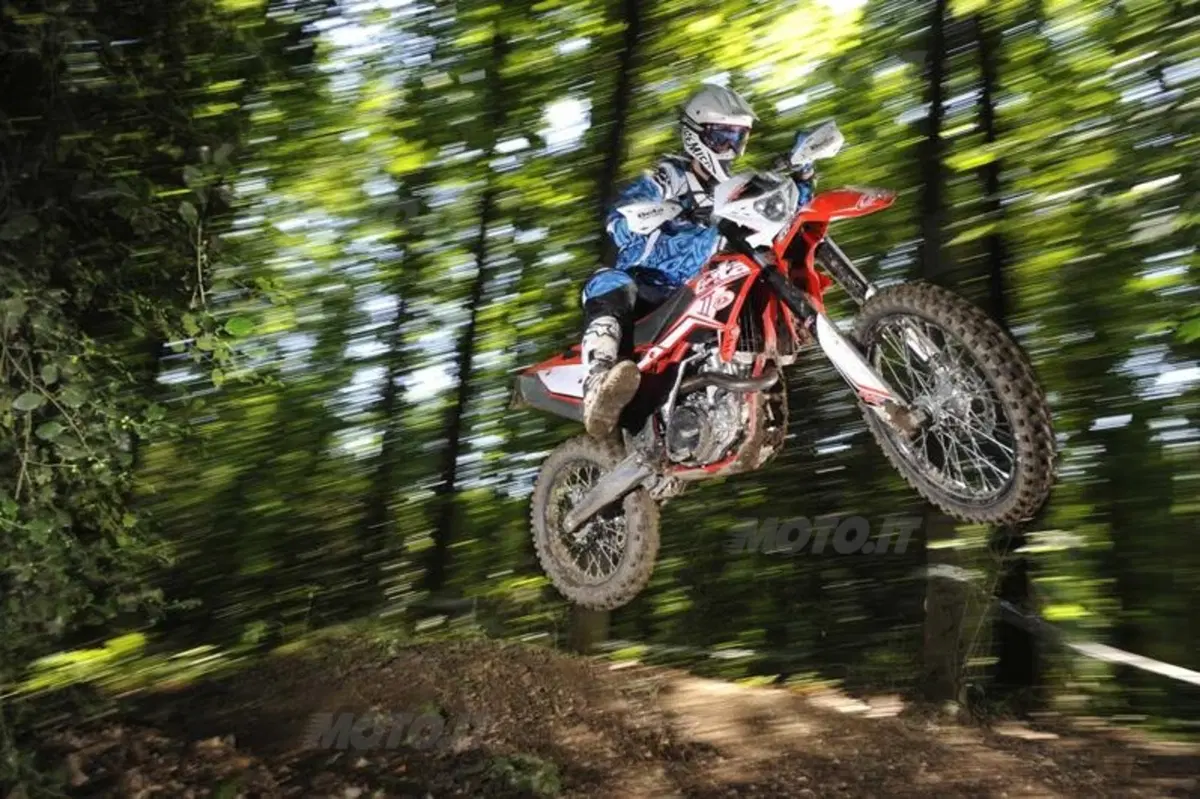 Beta Enduro RR 4T    (3)
