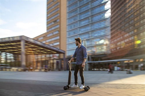 E-Tron Scooter, la risposta di Audi alla micromobilità elettrica (2)