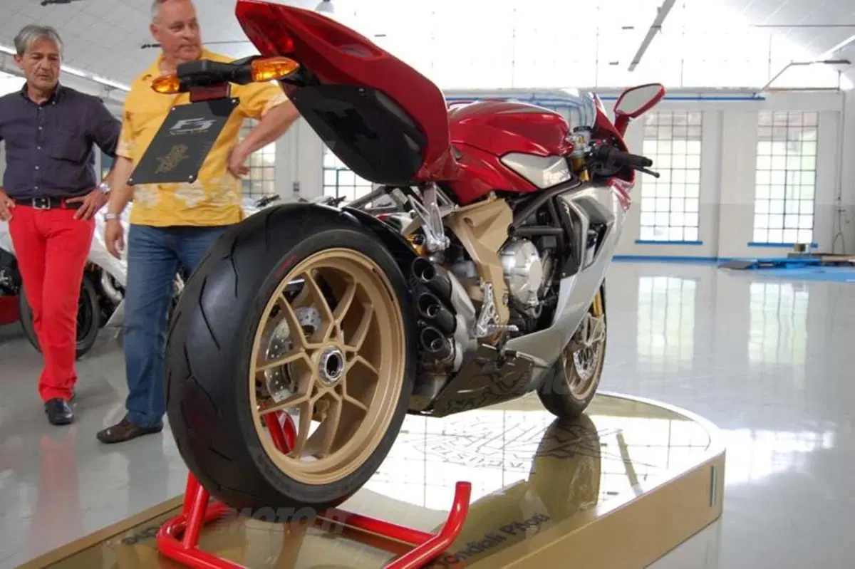 MV Agusta F3 Serie Oro ed F3. Prezzi e foto (8)