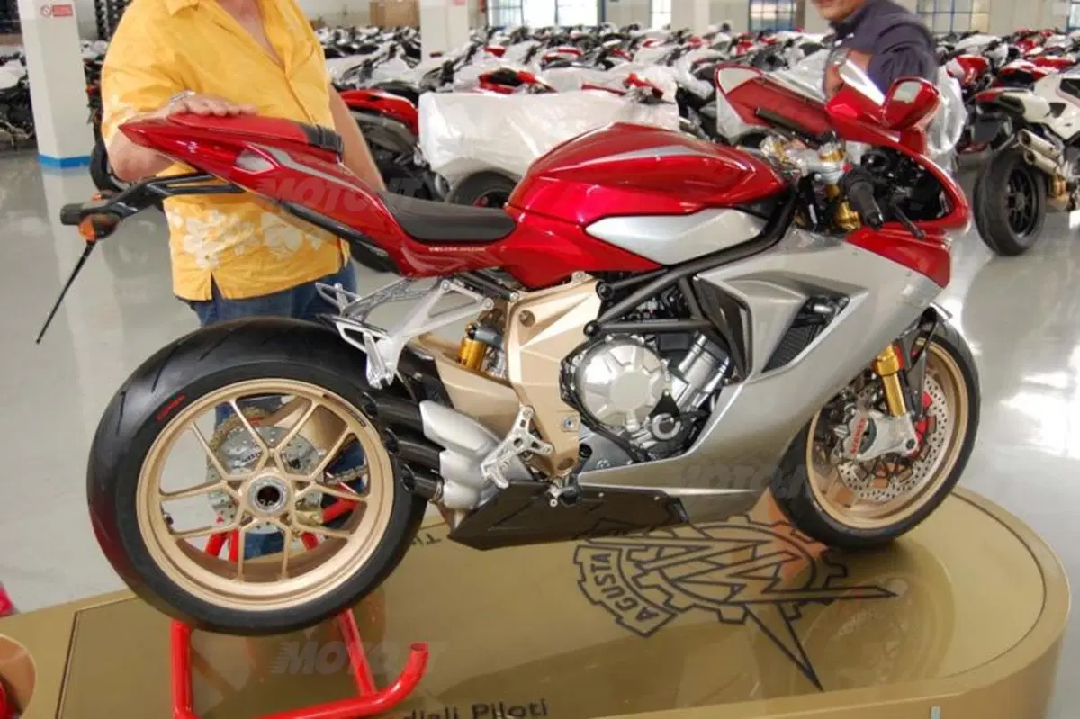 MV Agusta F3 Serie Oro ed F3. Prezzi e foto (13)
