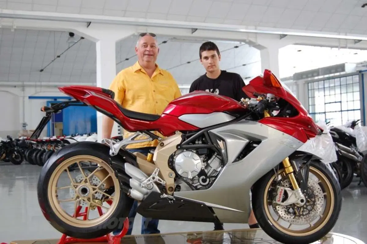 MV Agusta F3 Serie Oro ed F3. Prezzi e foto (15)