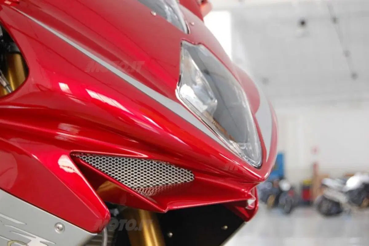 MV Agusta F3 Serie Oro ed F3. Prezzi e foto (16)