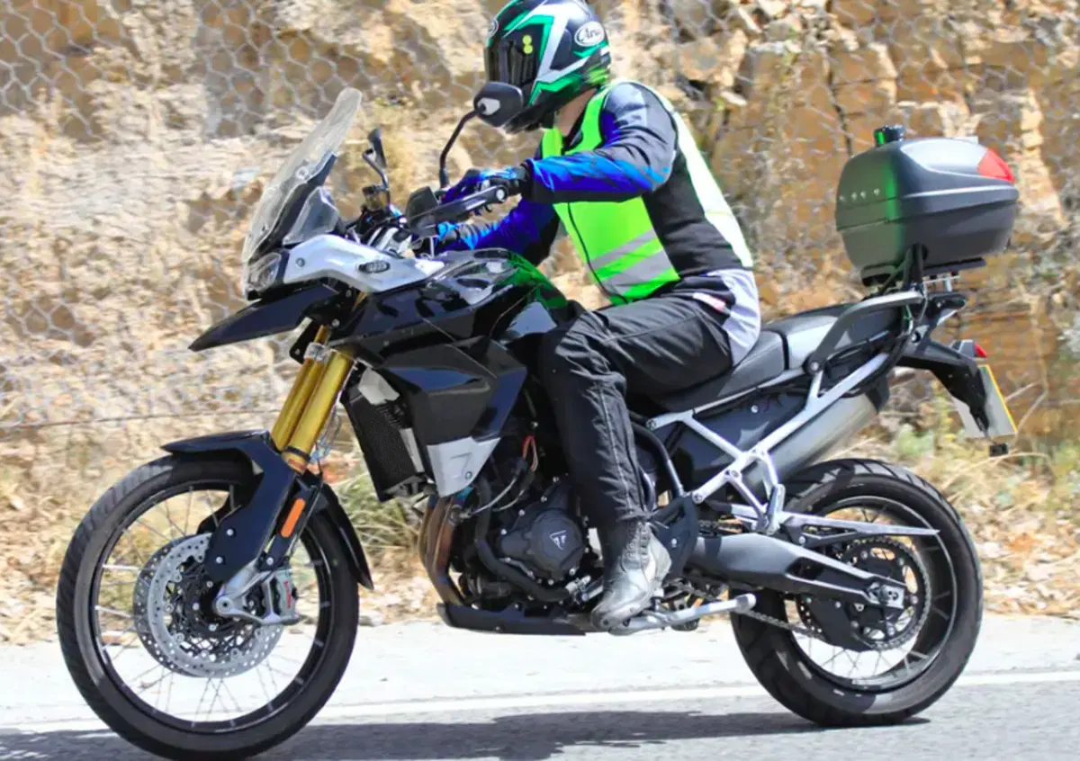 Triumph Tiger 900: ecco la nuova tre cilindri. Arriver&agrave; nel 2020