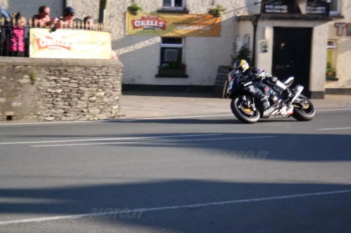 Viaggio al Tourist Trophy 2011  (9)