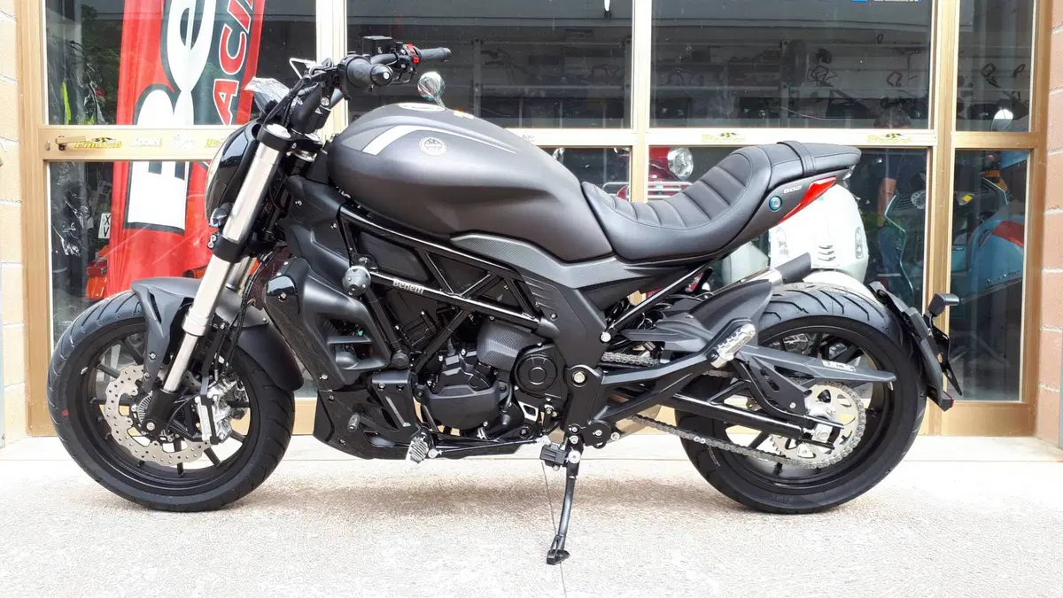 Benelli 502 C (2021 - 25)