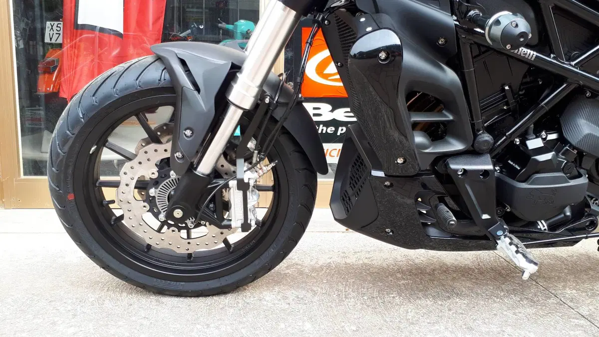 Benelli 502 C (2021 - 25) (3)