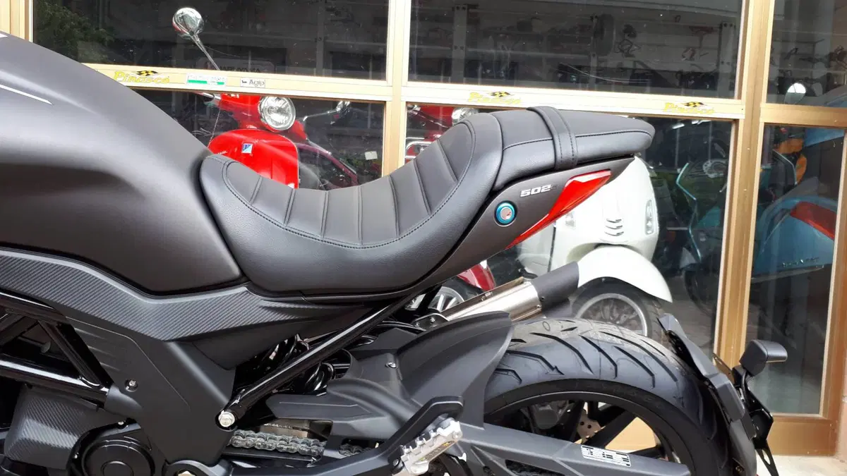 Benelli 502 C (2021 - 25) (6)