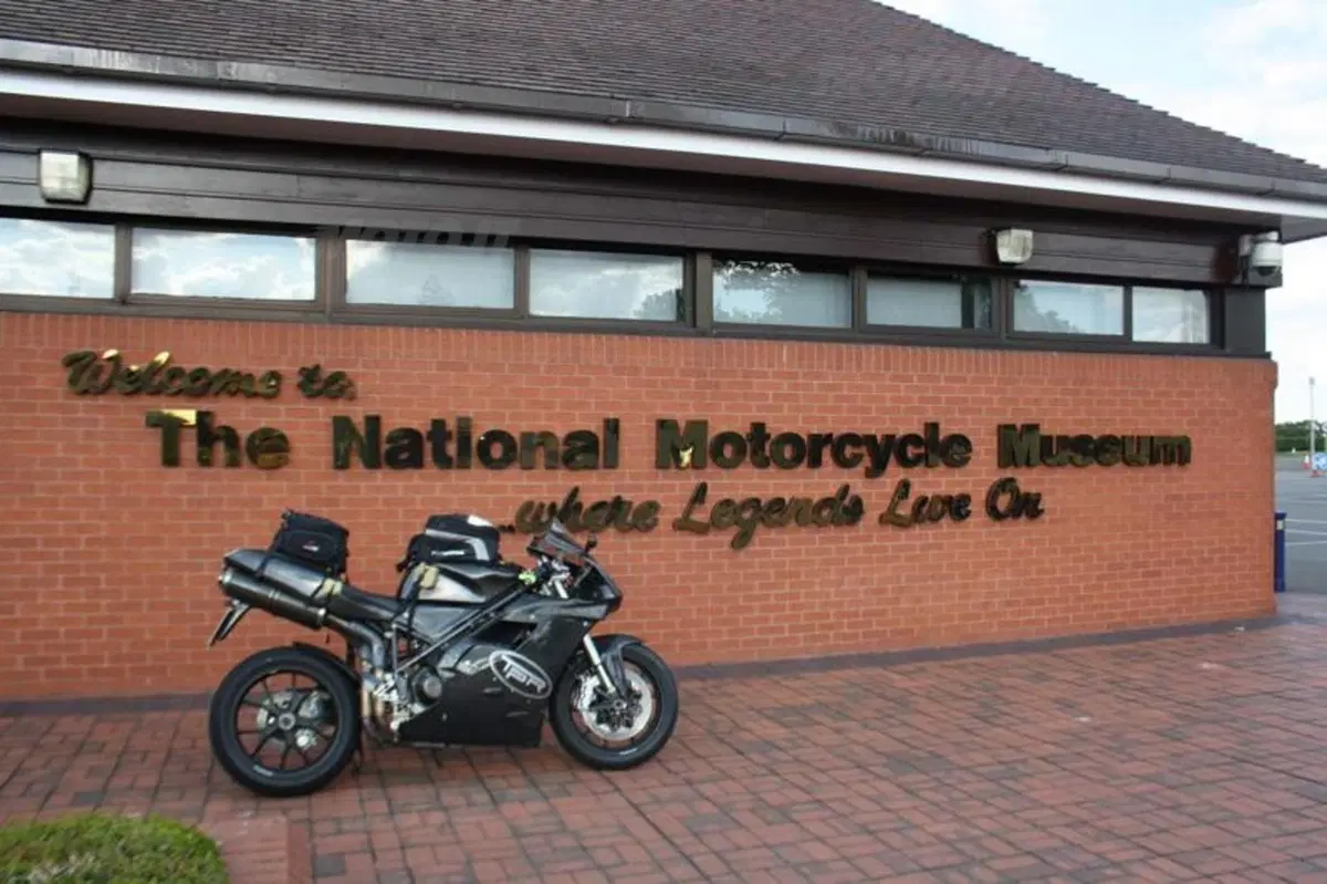 Viaggio al Tourist Trophy 2011  (17)