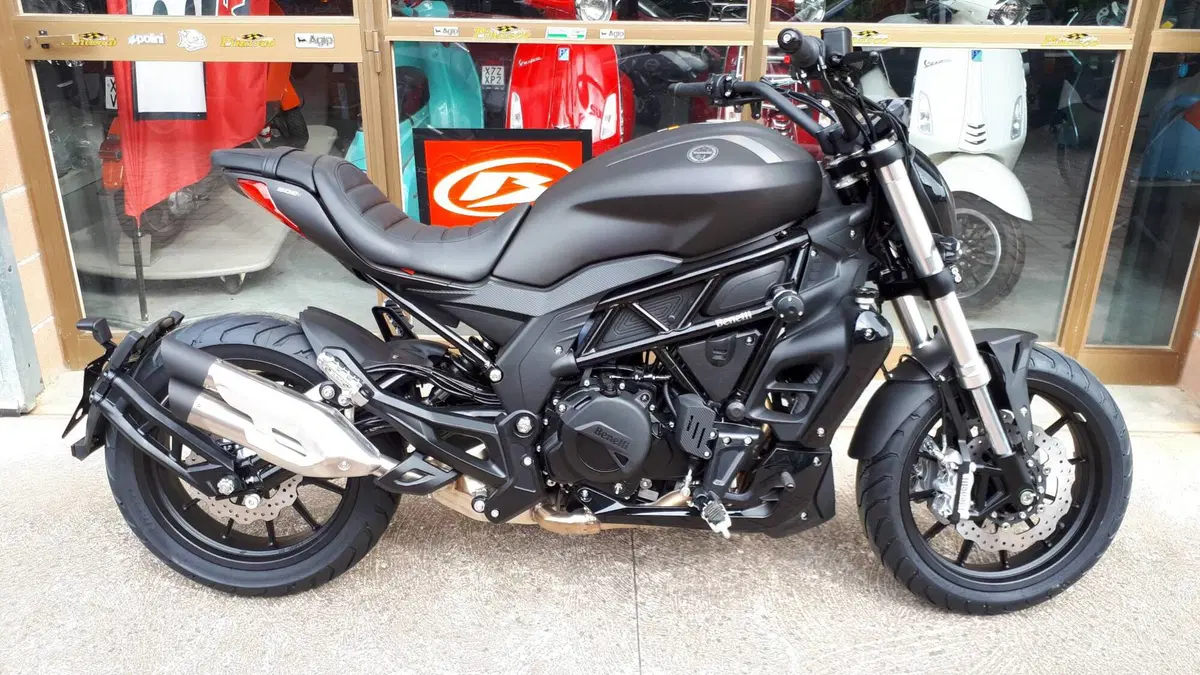Benelli 502 C (2021 - 25) (10)