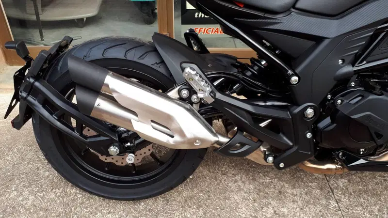 Benelli 502 C (2021 - 25) (11)