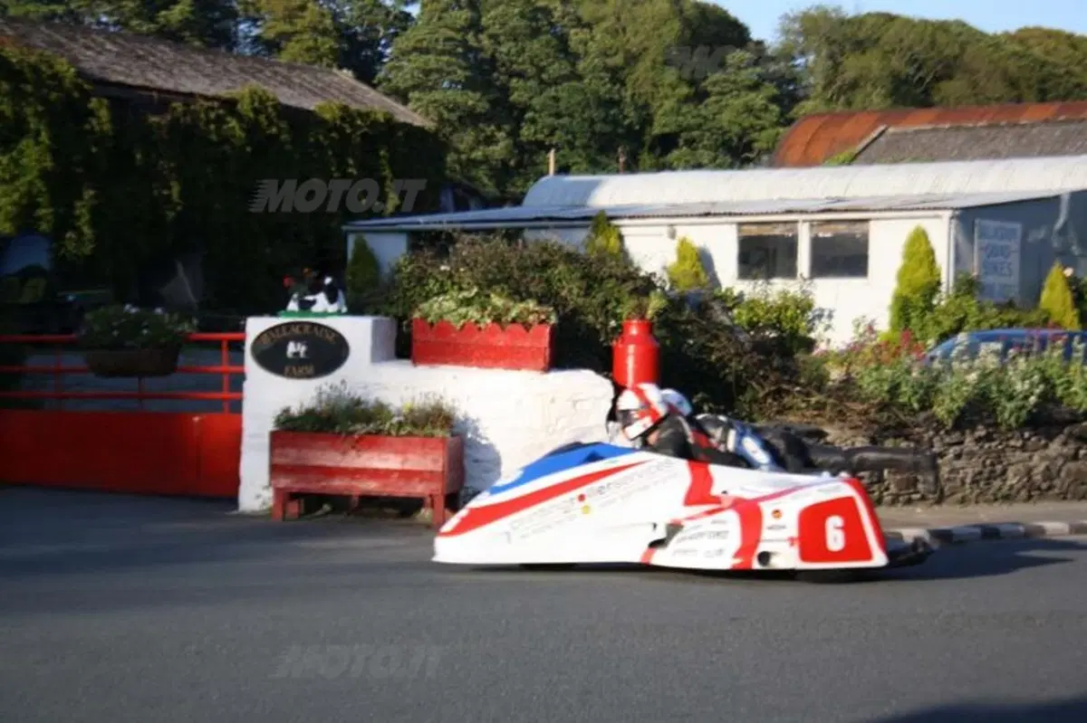 Viaggio al Tourist Trophy 2011  (21)