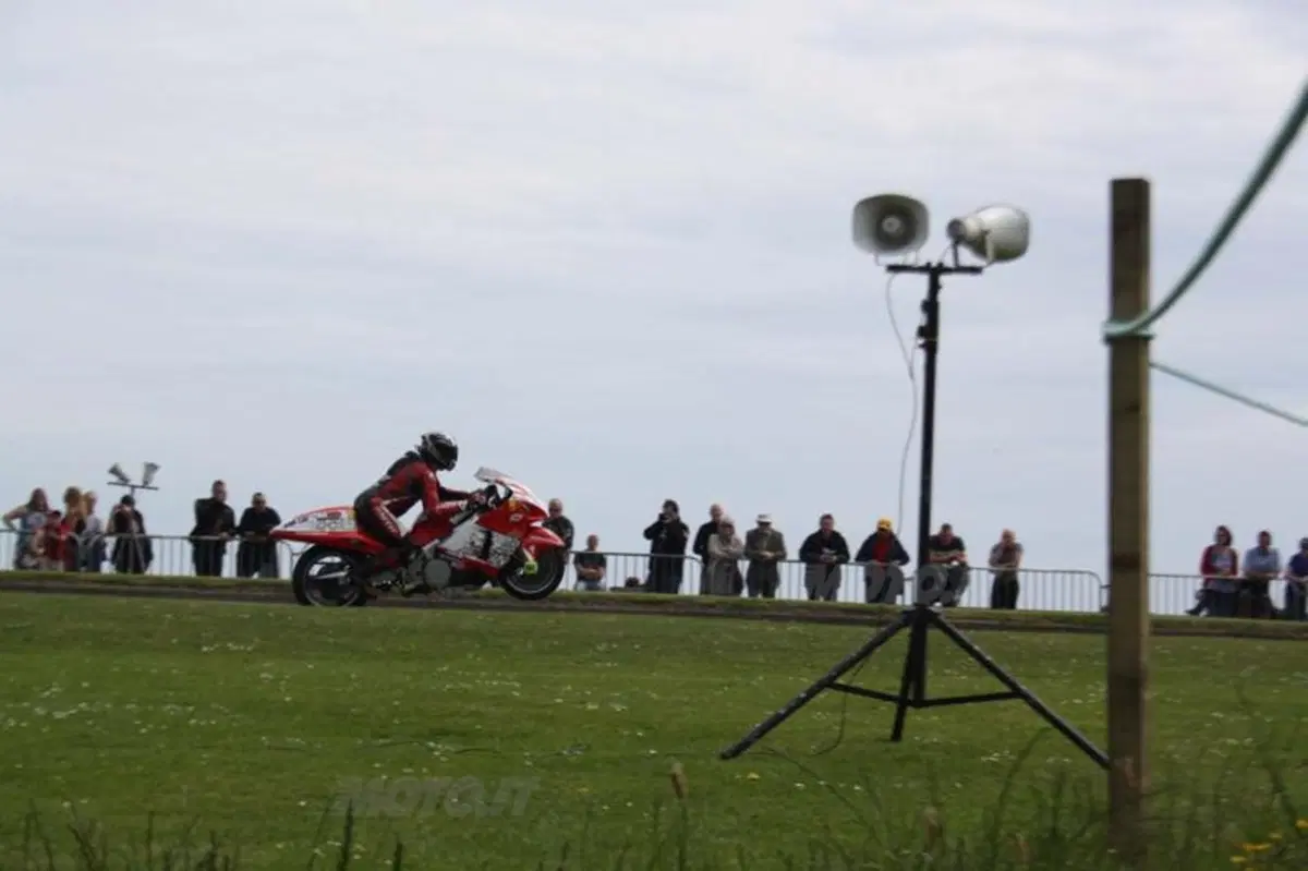 Viaggio al Tourist Trophy 2011  (24)