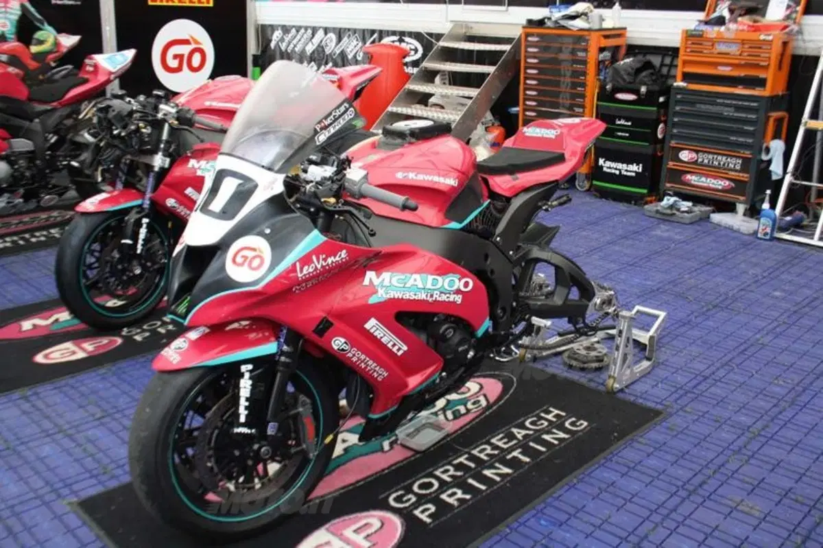 Viaggio al Tourist Trophy 2011  (27)