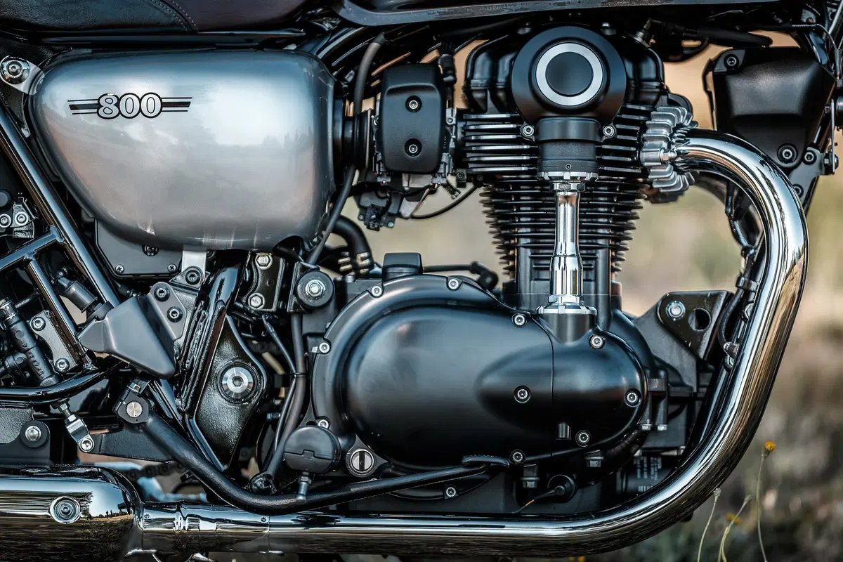 Kawasaki W800, in arrivo una terza versione nel 2020 (6)