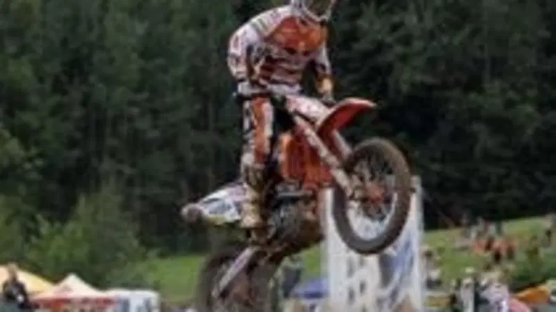 Zampata di Cairoli e Roczen nell'apertura lettone