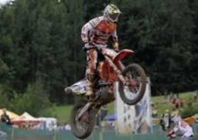 Zampata di Cairoli e Roczen nell'apertura lettone
