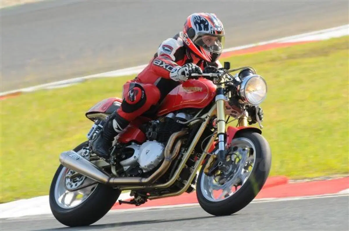 Special: Triumph Thruxton Aurora II (8)