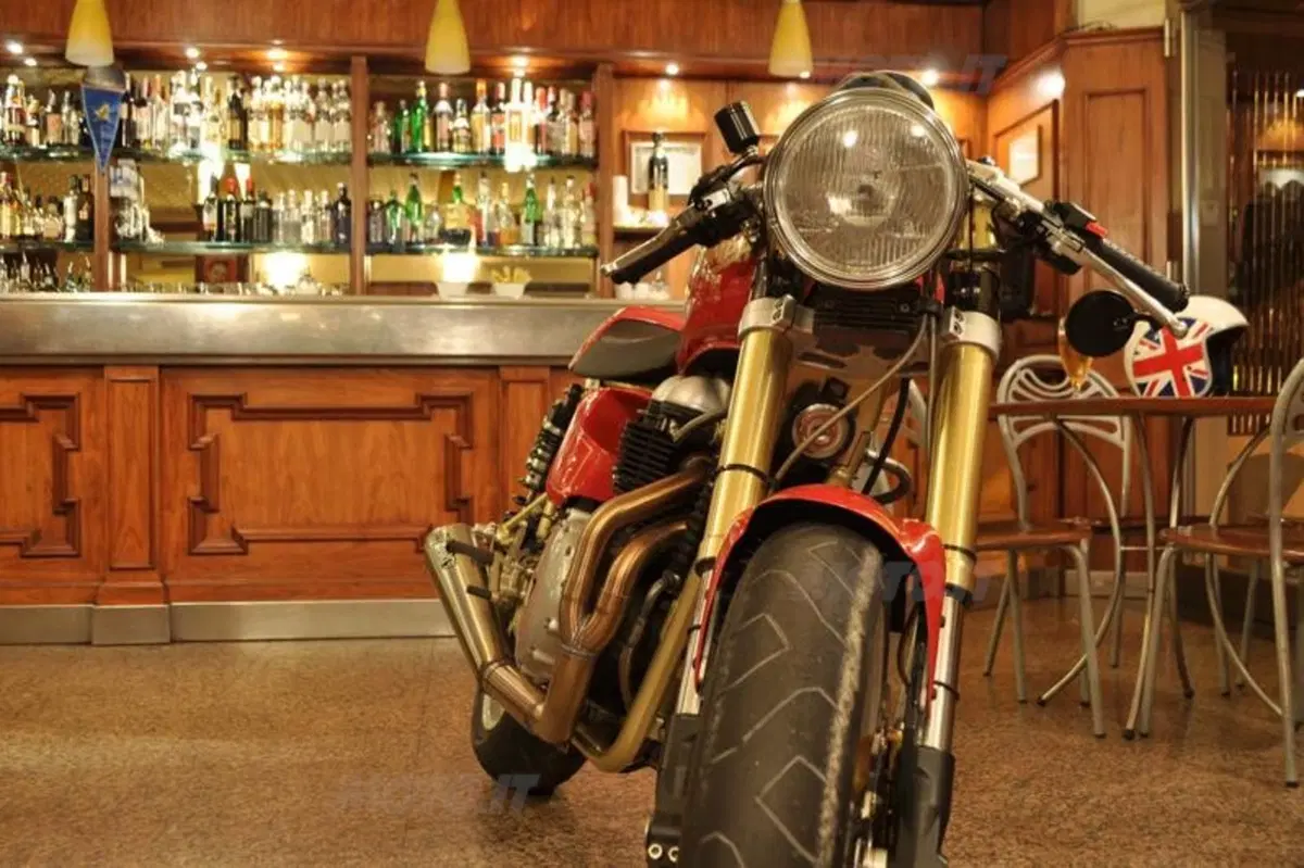 Special: Triumph Thruxton Aurora II (11)