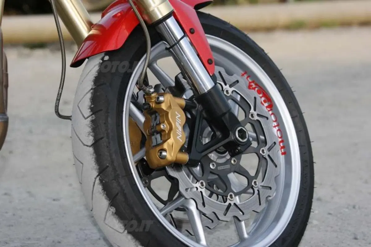 Special: Triumph Thruxton Aurora II (16)