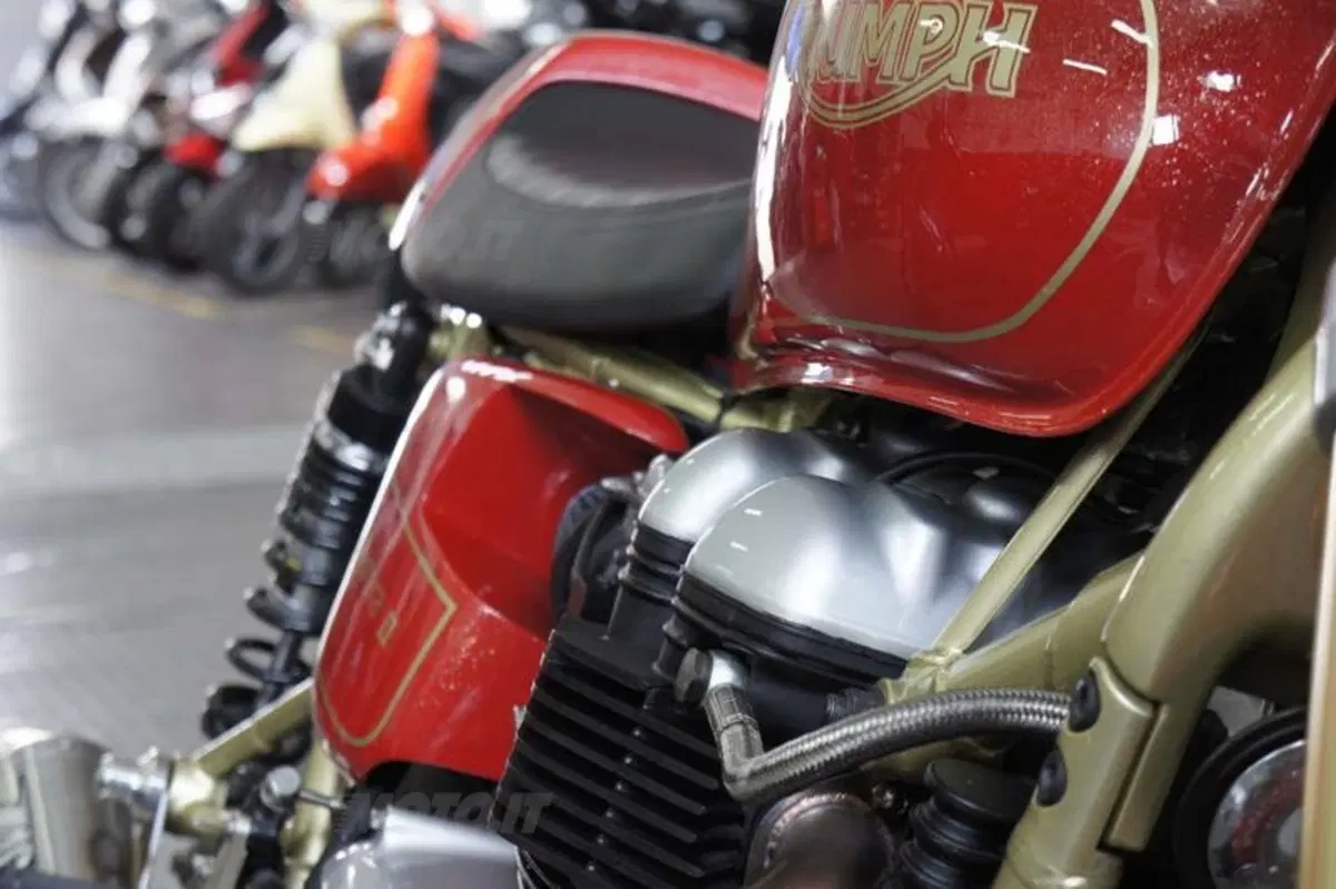 Special: Triumph Thruxton Aurora II (18)