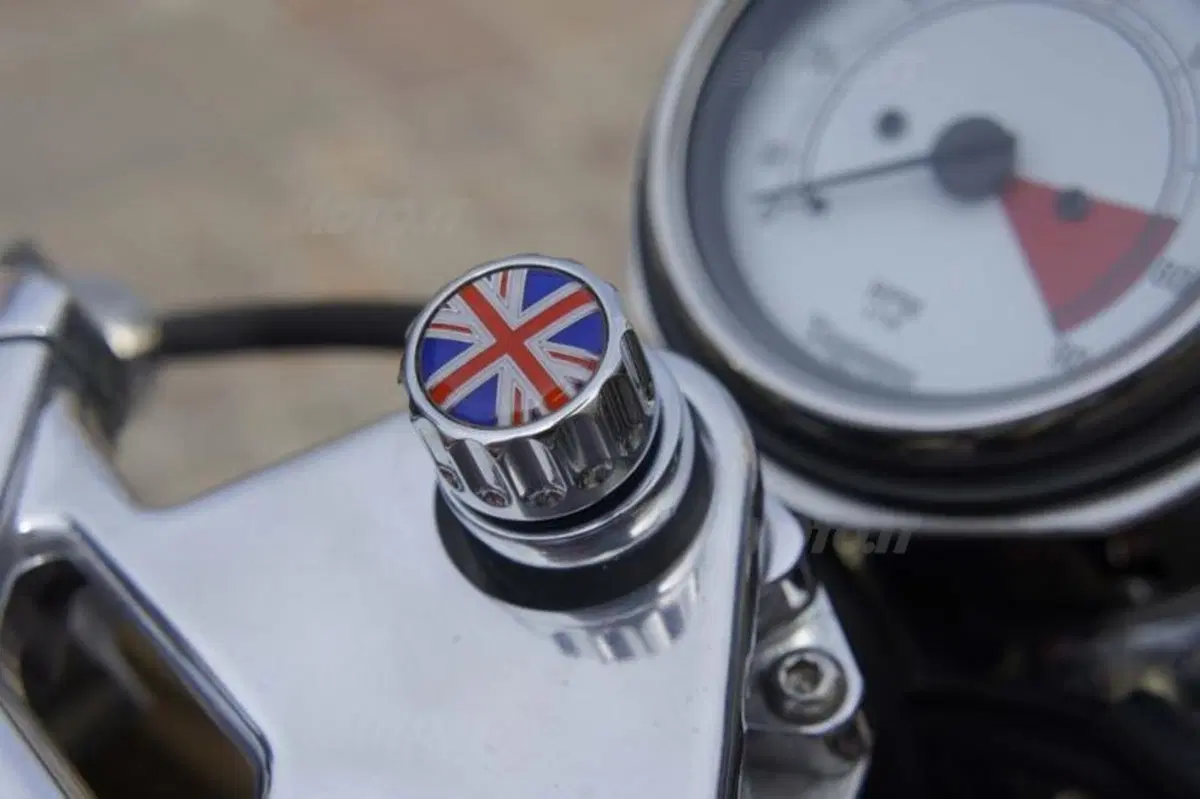 Special: Triumph Thruxton Aurora II (24)