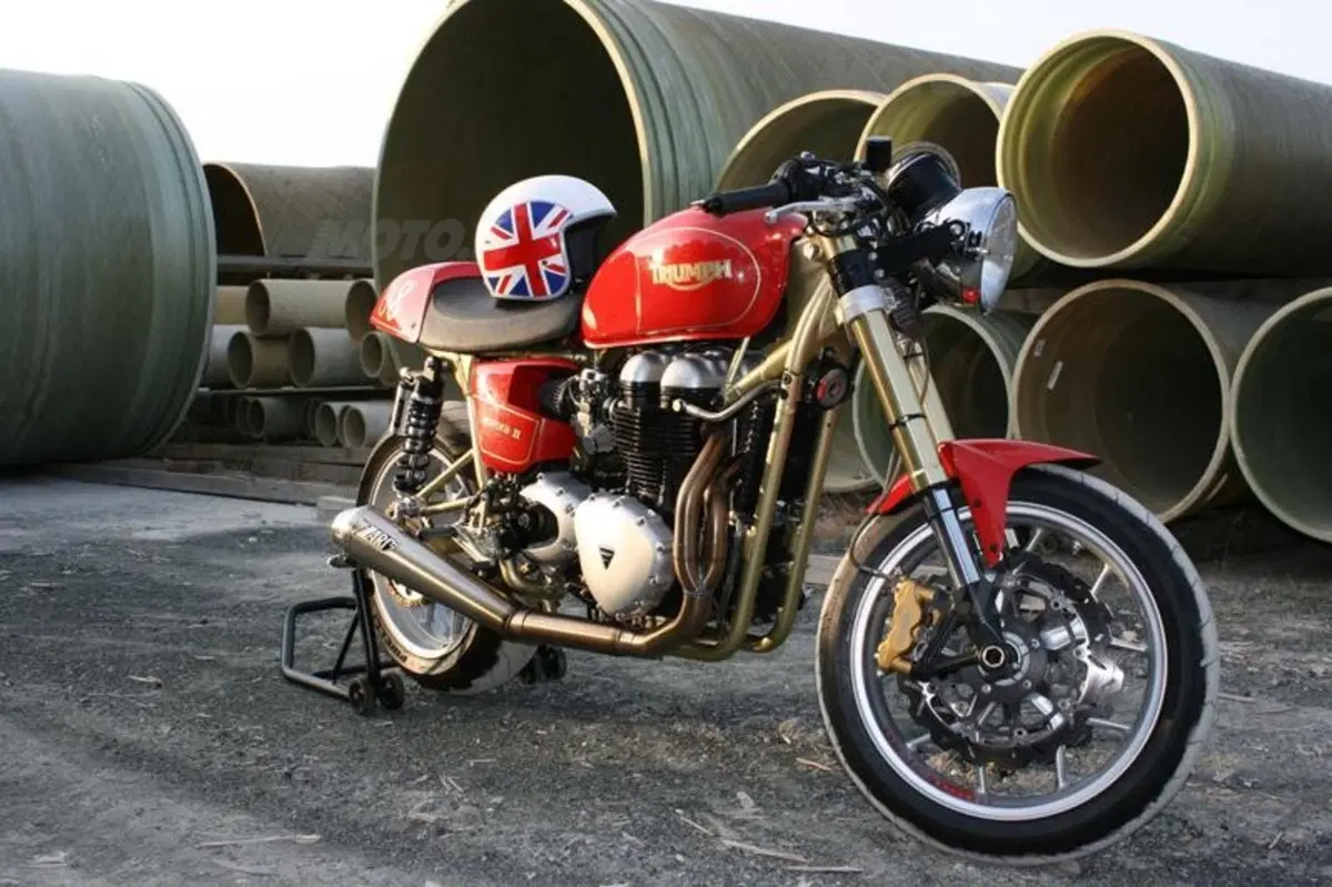 Special: Triumph Thruxton Aurora II (30)