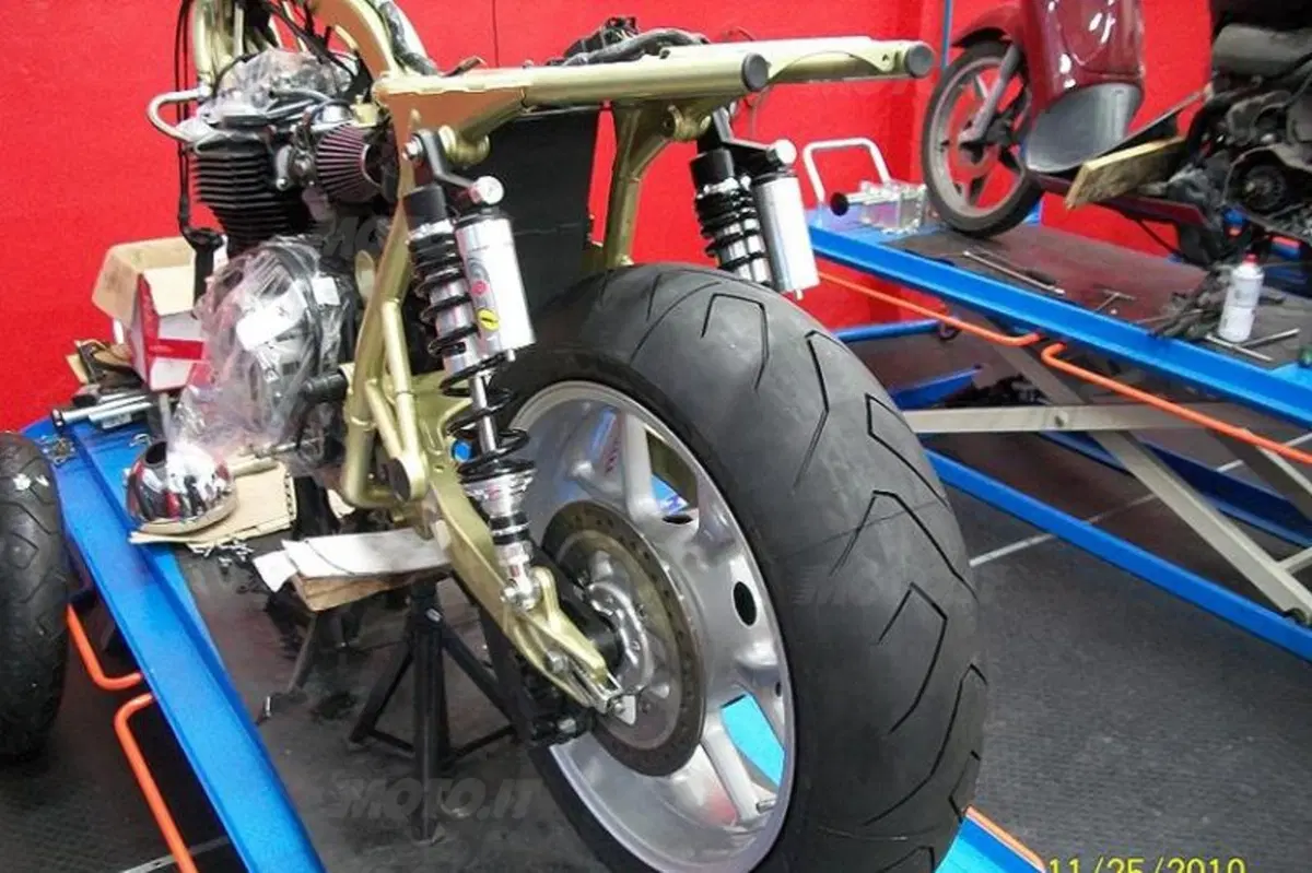 Special: Triumph Thruxton Aurora II (33)