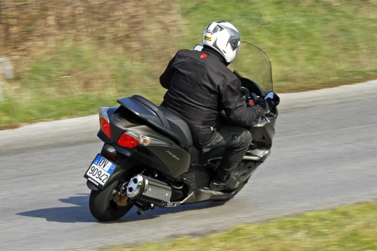 Honda SW-T600  (7)