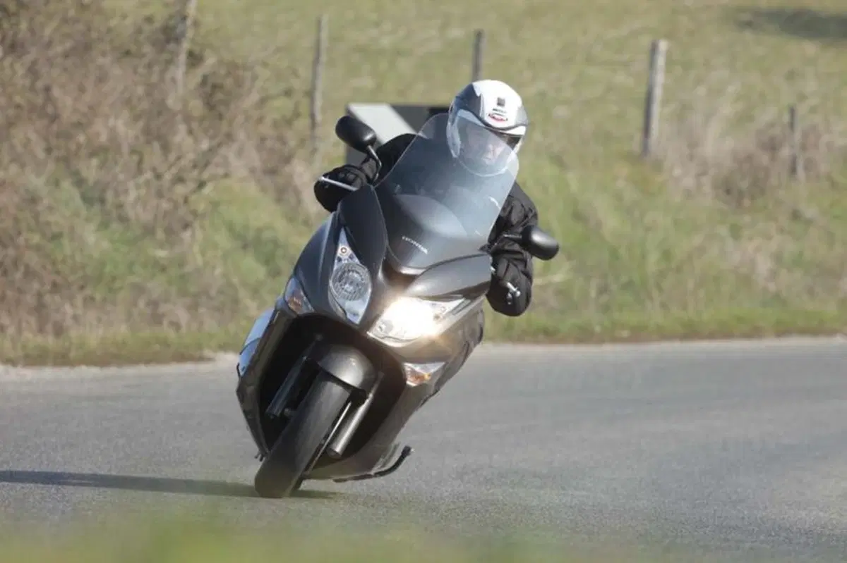 Honda SW-T600  (8)