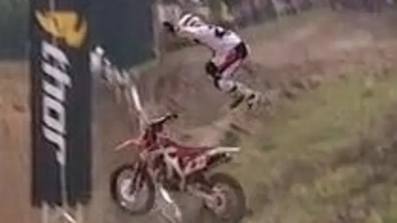 Chad Reed "vola" durante una gara